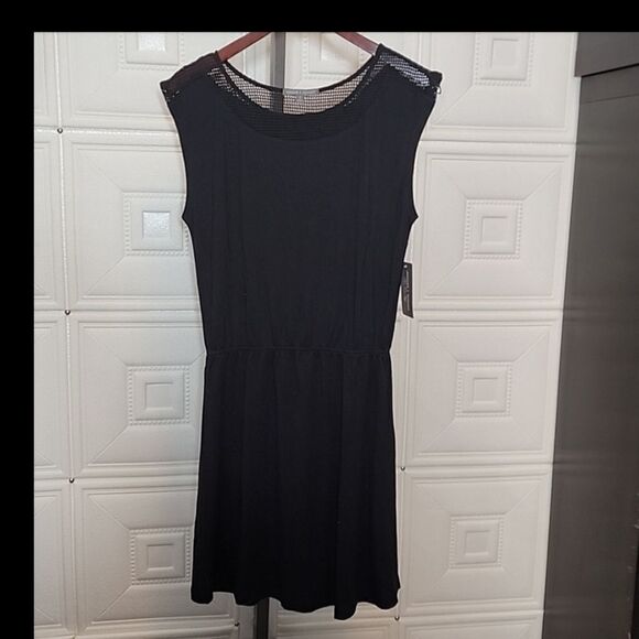 NWT Threads 4 Thought Black Dress Size Medium - Picture 1 of 5